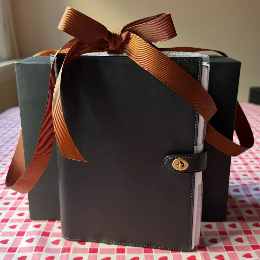 📓 COACH BLACK  GLOVETANNED LEATHER NOTEBOOK 📓 NWT 📓